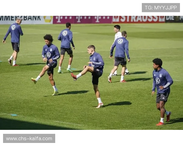 凯发足球官网首页汇聚全球足球明星资料,了解你喜爱的足球运动员最新动态